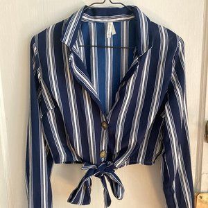 Moon Orchid Button Down Cropped Blouse, Small